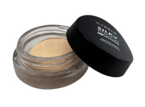 Cybele Silky Touch Mousse Mattifing Foundation
